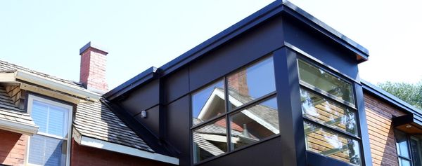 Cedar bay window corner detail